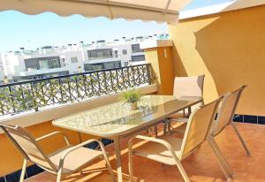 Apartment with large roof solarium