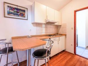 Holiday Home Deleut-4 by Interhome