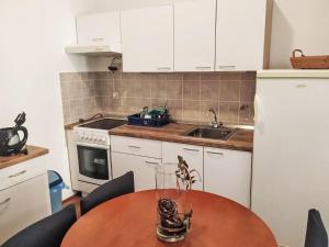 Holiday Home Deleut-2 by Interhome