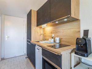 Apartment Le Phare-4 by Interhome
