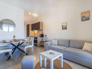 Apartment Le Phare-4 by Interhome