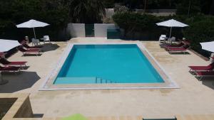 Villa piscina 24 posti letto