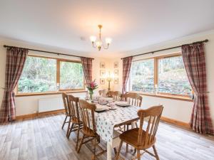 Holiday Home Glenmoriston Estate - 2 cottages by Interhome