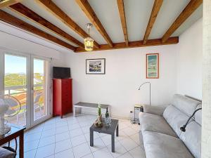 Apartment Le Corot by Interhome