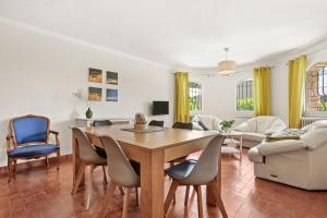 Appartement 80m² Dans Villa Piscine