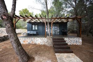 Robinzonska kućica UNA