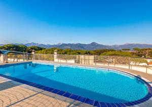 Appartamento con Piscina sul Tetto, a 150m dal Mare