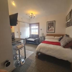 West Street Studios, Free WIFI, FREE Parking, Washer dryer