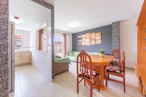 Piso para grupos cerca del mar