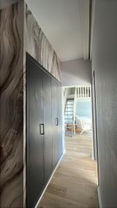 Cloud Stylish flat with jacuzzi near city center