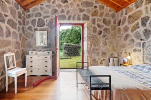Serreta Island Home
