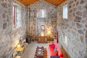 Serreta Island Home