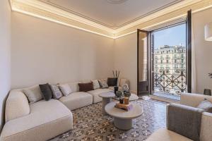 Luxurious 3-Bedroom Apartment in Heart of Barcelona