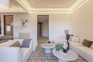 Luxurious 3-Bedroom Apartment in Heart of Barcelona