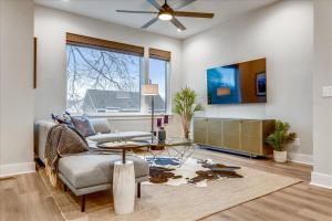 Niche Nashville Getaway Balcony