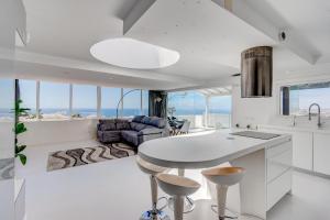 Panoramic Ocean Mountain View 3