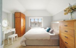This Unique grade 2 listed 10 Mins away from Wembley Arena