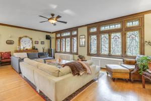 Historic 1930s Retreat! Walk to Wicker Park
