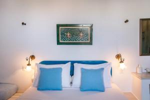 Blue Dolphin Antiparos View Suite