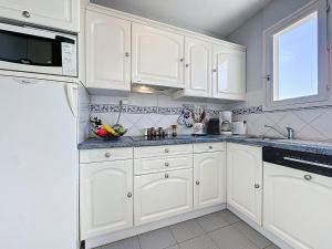 Apartment Les Criques by Interhome