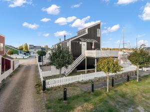 Apartment Björk - 10m from the sea by Interhome