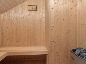 Holiday Home Caranus - 120m from the sea by Interhome