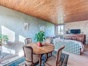 Holiday Home Maison de la chapelle by Interhome