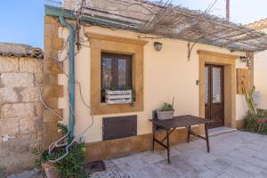 Casamari nel centro di Marzamemi