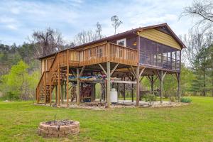 Fire Pit + Patio: Creekside Cabin in Eagle Rock!