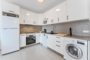 Ocean Walk Modern Holiday Apartment