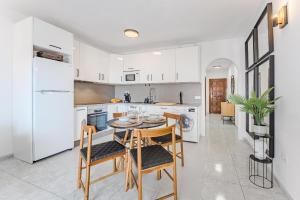 Ocean Walk Modern Holiday Apartment