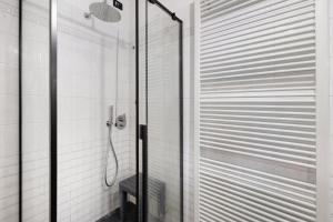 Home Charlene - La giraffa -