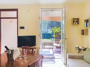 Apartment Casa Molgisio by Interhome