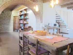 Holiday Home Il Casolare e il Fienile by Interhome