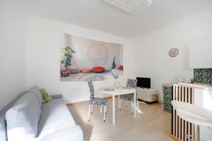 Miro’ House
