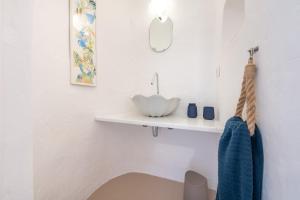 Seafront Villa with private pool