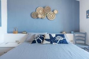 Seafront Villa with private pool img18