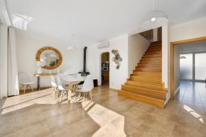 Lagos Beach Pool Villa