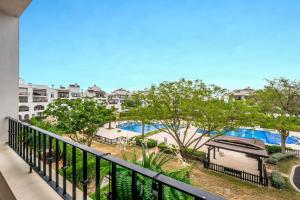 Congrio - Resort Holiday Treat