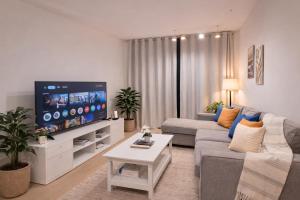 RBE Vacation Homes 1 Bed Smart home in Binghatti Crest JVC