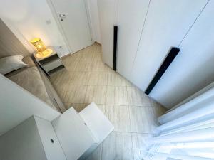 606 Vala Apartment