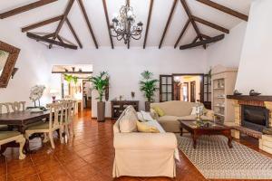 Villa Aurora with Heated Pool