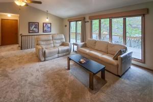 Boat Dock! Lakefront Group Getaway in Eldon