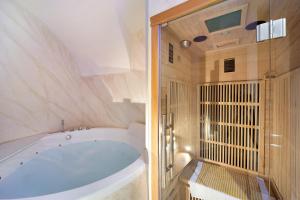 La stanza segreta con spa privata