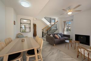 Beachside townhouse - Sleeps 8