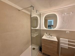 Charmant appartement rénové vue piscine