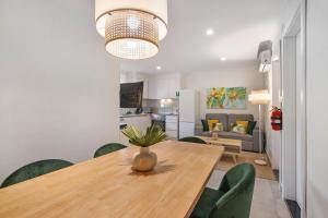 Stunning Modern Apartment In Oura