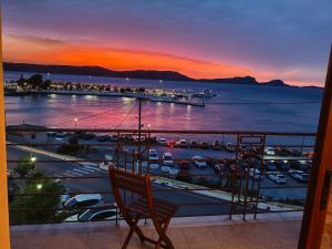 Pylos before midnight