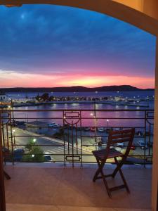 Pylos before midnight