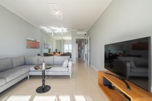Bright And Modern 2 Bed Apartment